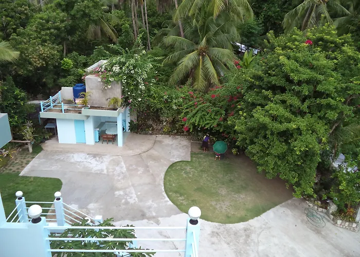 Apartment High Steps *